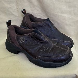 Men’s brown shoes. Size 8